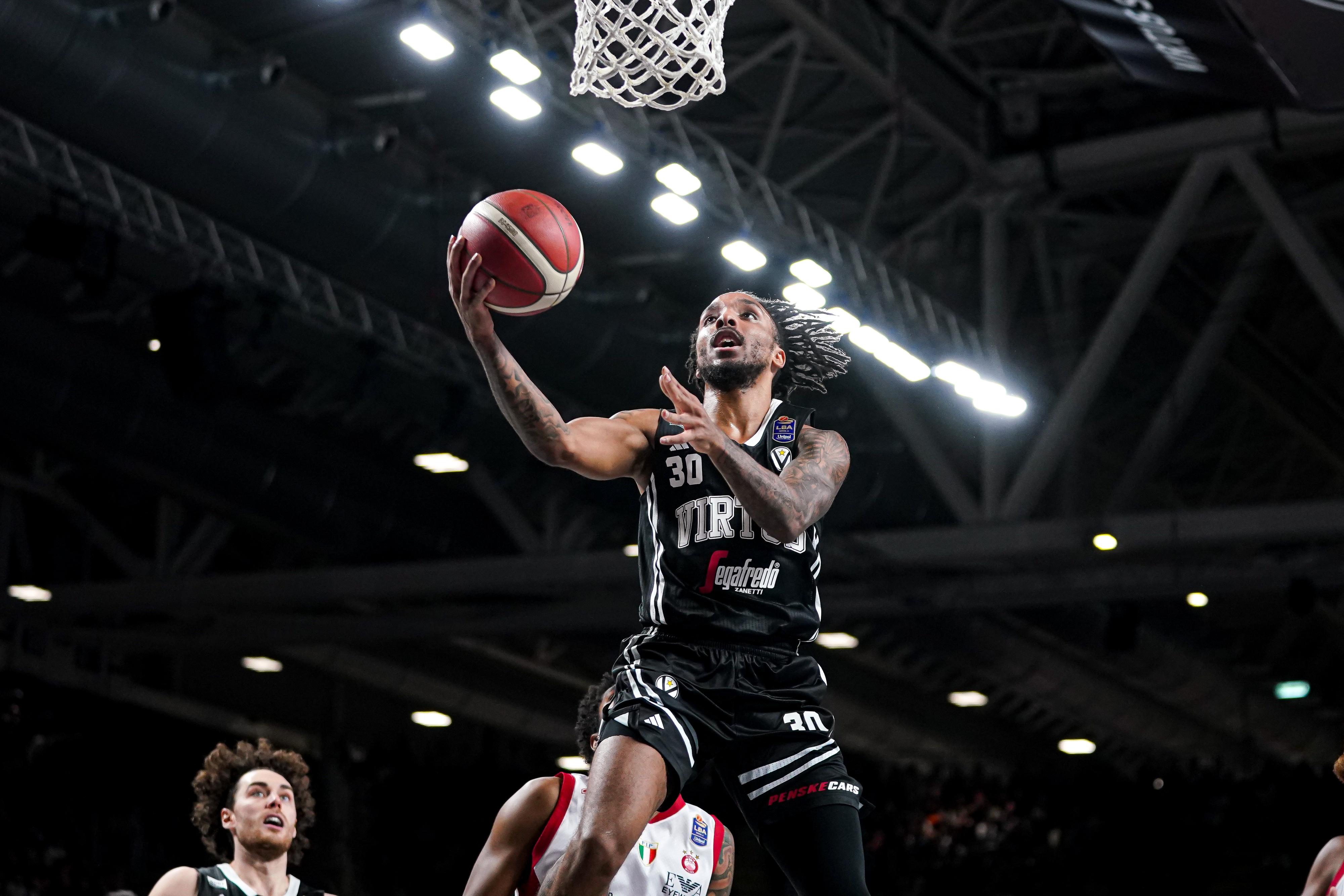 La Virtus vince il derby d’Italia, cuore e grinta: contro Milano 86 80