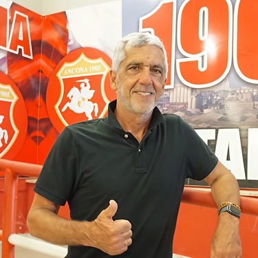 Massimo Gadda è il nuovo allenatore. L’Ancona accende finalmente i motori