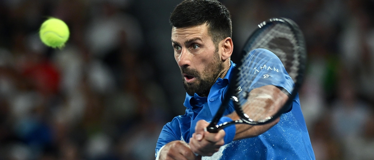 Australian Open, Djokovic più forte degli acciacchi e di Alcaraz