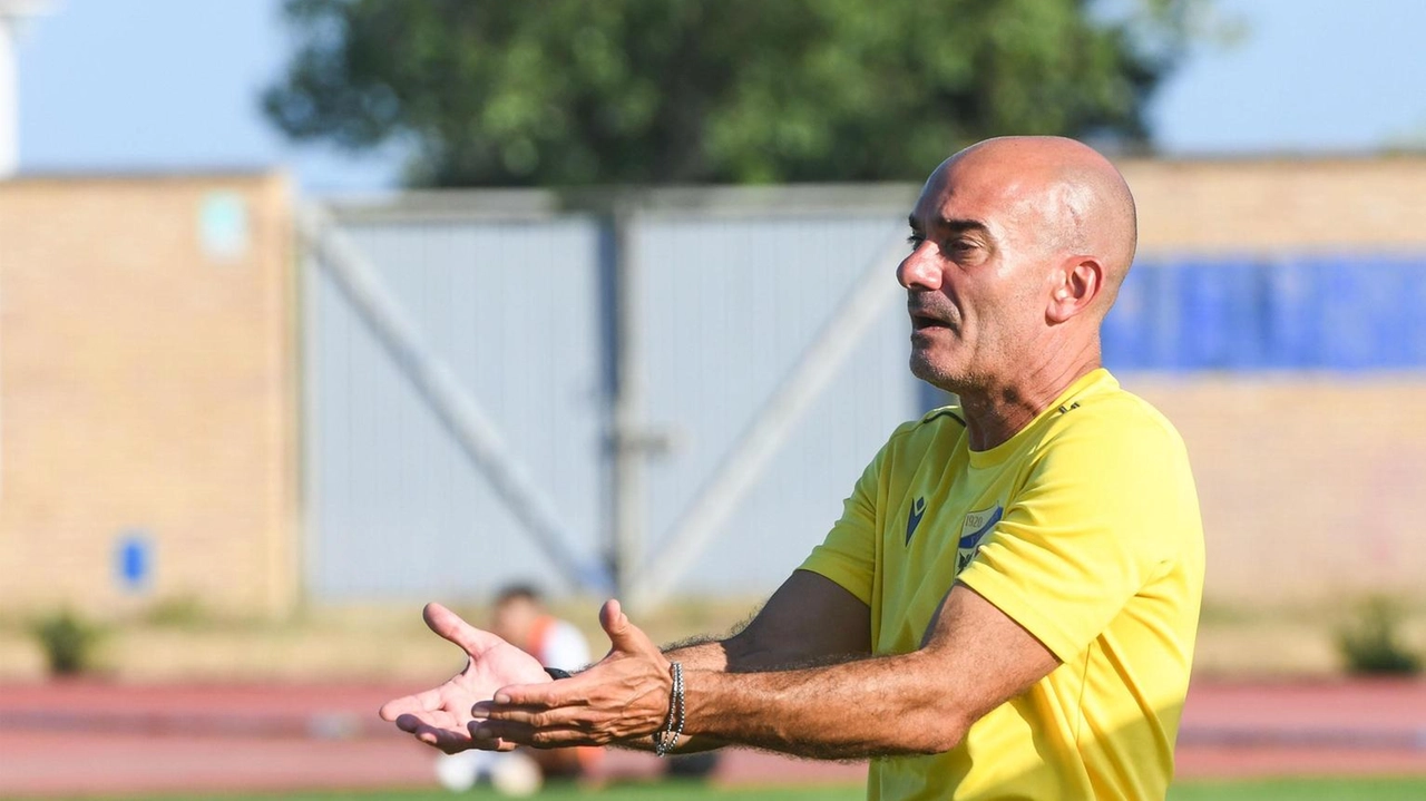 Il mister dei Canarini Dario Bolzan Foto De Marco