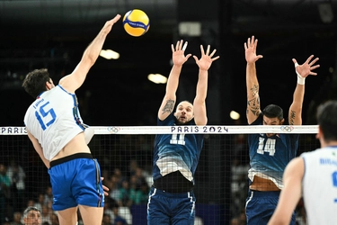 Settebello eliminato ai quarti. Italvolley giocherà per il terzo posto, 0-3 Francia in semifinale. Ciclismo su pista, Italia di bronzo nell’inseguimento a squadre