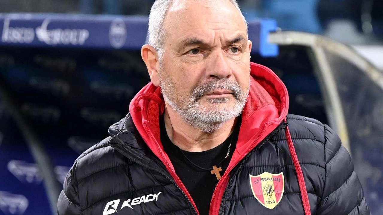 Giovanni Pagliari (foto) ha rassegnato le dimissioni da allenatore de L’Aquila dopo la sconfitta interna con il Fossombrone. La dirigenza... Giovanni Pagliari (foto) ha rassegnato le dimissioni da allenatore de L’Aquila dopo la sconfitta interna con il Fossombrone. La dirigenza...