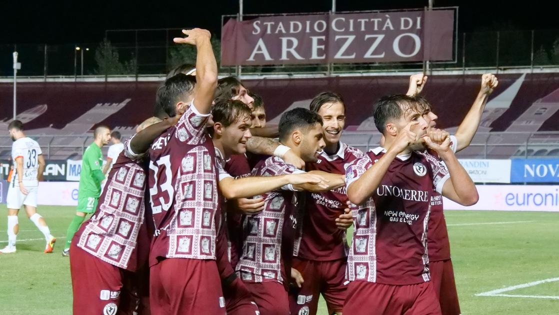 L’Arezzo vince la terza partita consecutiva: 2 0 contro il Gubbio