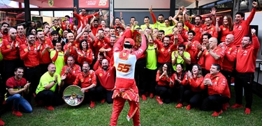 F1, Sainz dal letto d’ospedale al trionfo in Australia: "Pazzesco, pensavo di non poter correre"