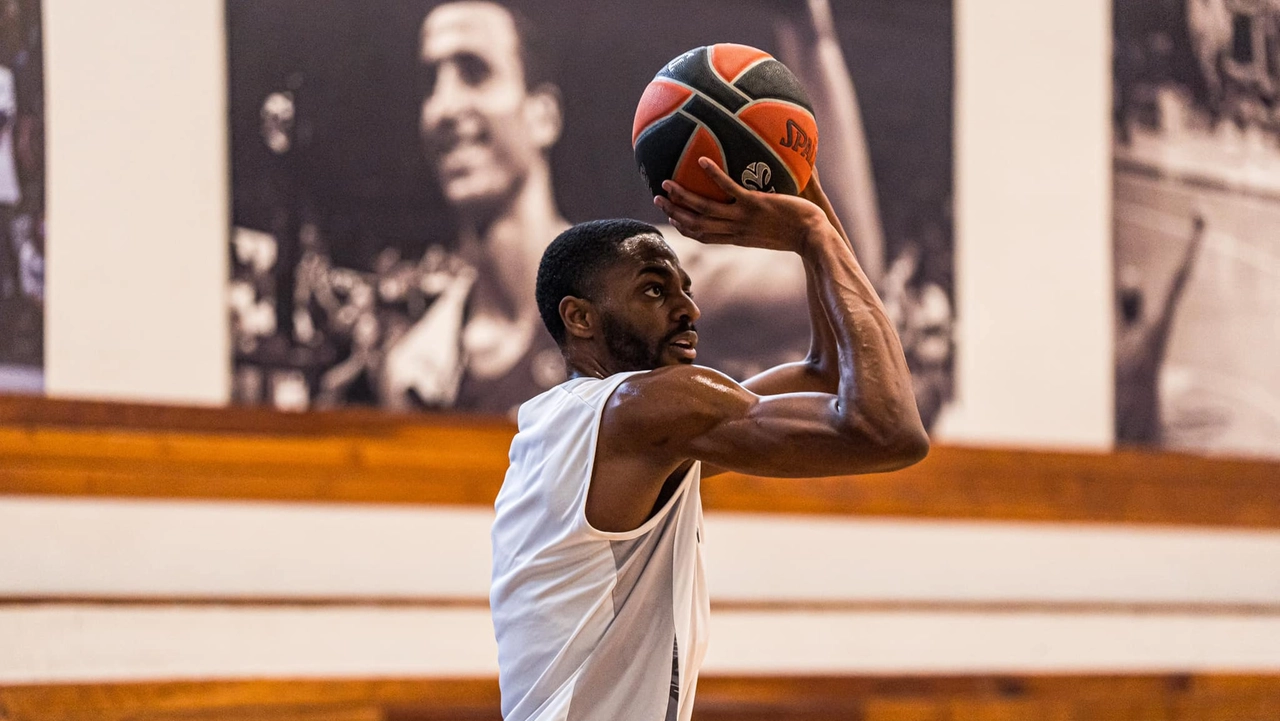 Justin Holiday, a 198cm small forward, born in 1989, has 703 NBA games behind him between regular-season, playoffs and play-in (Photo Virtus Facebook) Justin Holiday, a 198cm small forward, born in 1989, has 703 NBA games behind him between regular-season, playoffs and play-in (Photo Virtus Facebook)