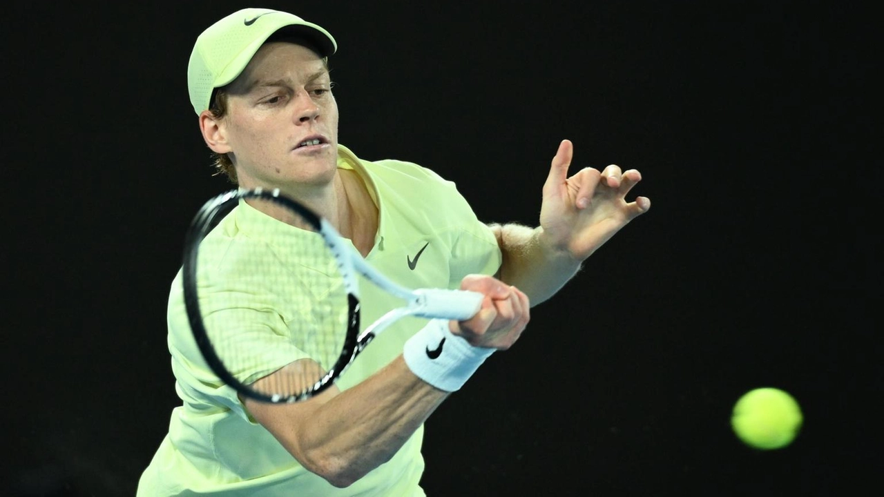 Jannik Sinner supera De Minaur e accede alla semifinale di Melbourne. Prossimo avversario sarà Shelton, noto per il suo servizio potente. Jannik Sinner supera De Minaur e accede alla semifinale di Melbourne. Prossimo avversario sarà Shelton, noto per il suo servizio potente.