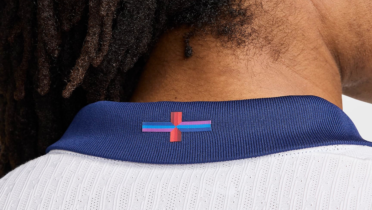 La croce di San Giorgio sulla nuova divisa (sito Nike)