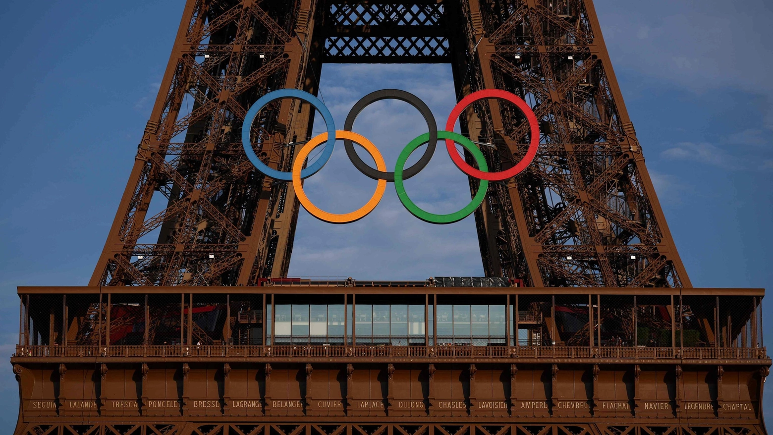 La Torre Eiffel e il simbolo delle Olimpiadi