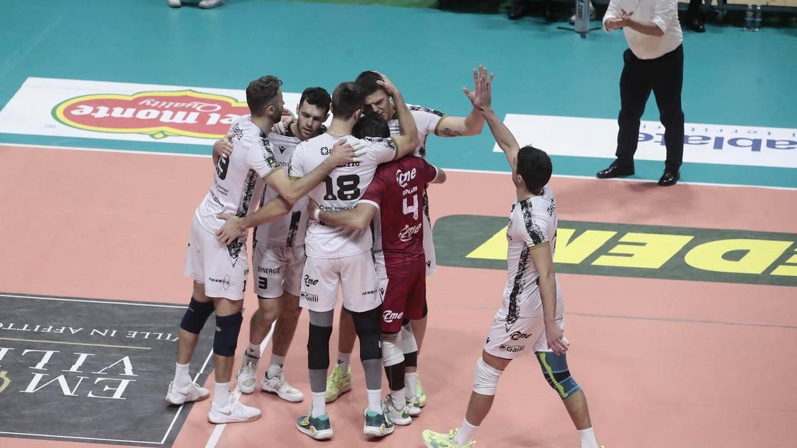 https://sport.quotidiano.net/image-service/view/acePublic/alias/contentid/ZWJiYTQ3NDgtNWE0Zi00/0/lemma-villas-va-allassalto-di-reggio-emilia-monaci-vogliamo-ottenere-un-buon-risultato.jpeg?f=16:9&w=1200&h=630