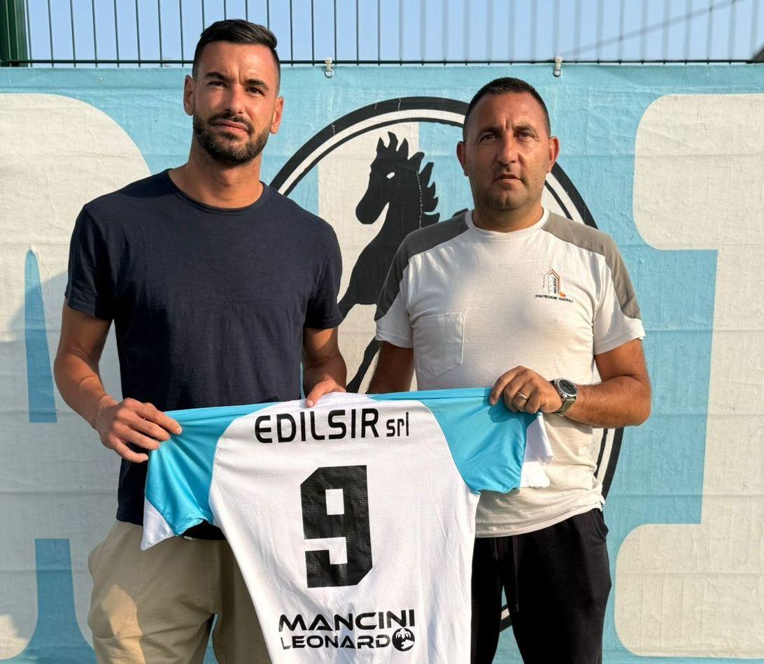 https://sport.quotidiano.net/image-service/view/acePublic/alias/contentid/ZWMwMmFmZTAtODk5NC00/0/alla-e-calamita-allaurora-treia-e-ufficiale-cognigni-al-trodica.jpeg