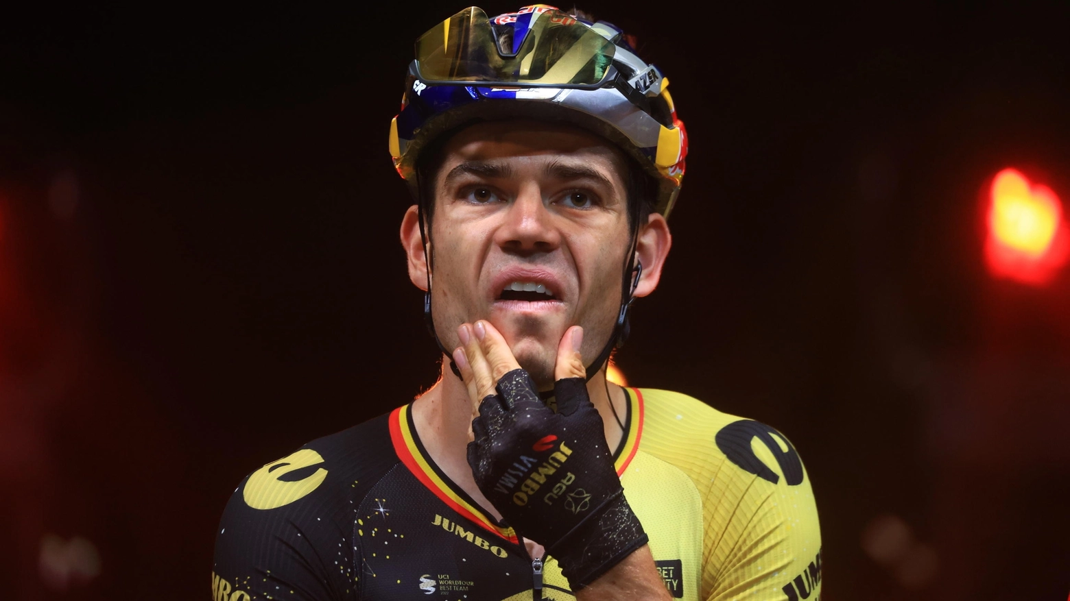 Alla festa dello statunitense fanno da contraltare le lacrime del belga, che rischia di saltare Giro delle Fiandre, Parigi-Roubaix e forse anche il Giro d'Italia