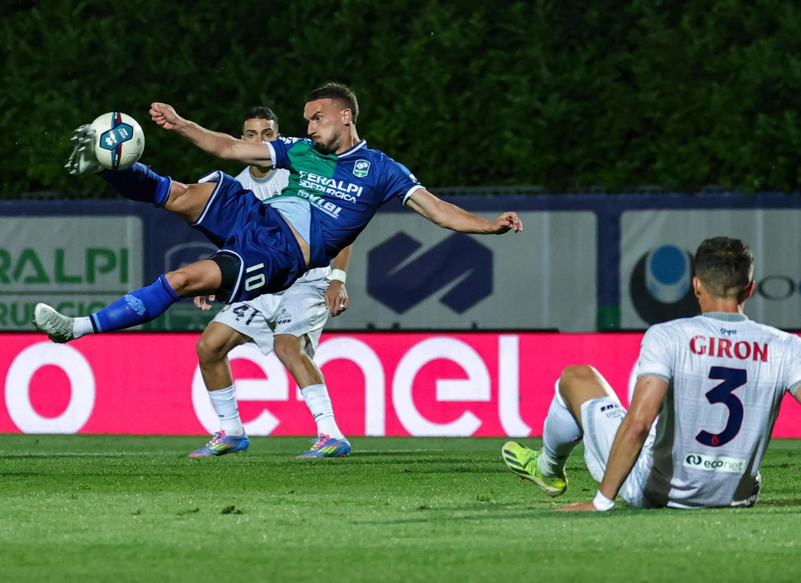 FeralpiSalò vince 2-1 contro Crotone ma esce dai play off di Serie C