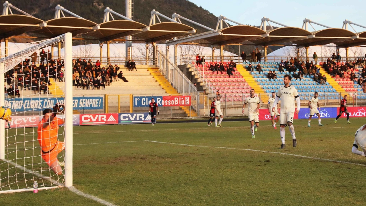 I gol di Tommasini e Corsinelli hanno tagliato le gambe ai rossoneri che, nel primo tempo, erano riusciti a pareggiare con Selvini, ma hanno subito il 2 a 1 nel recupero