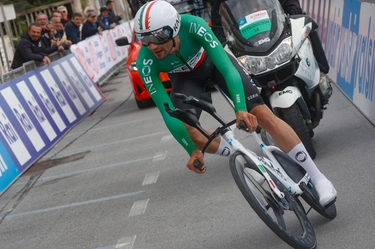 Tirreno-Adriatico 2024, Ayuso vince la cronometro di Lido di Camaiore. Ganna beffato per un secondo. Risultati e classifica