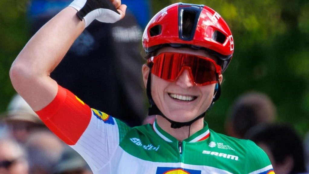 Il francese Benoit Cosnefroy vince la Freccia del Brabante 2024, battendo Teuns e Wellens. Elisa Longo Borghini trionfa tra le donne.