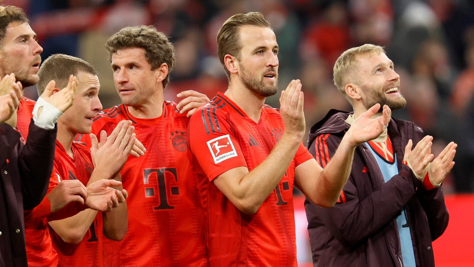 Harry Kane con i compagni del Bayern Monaco