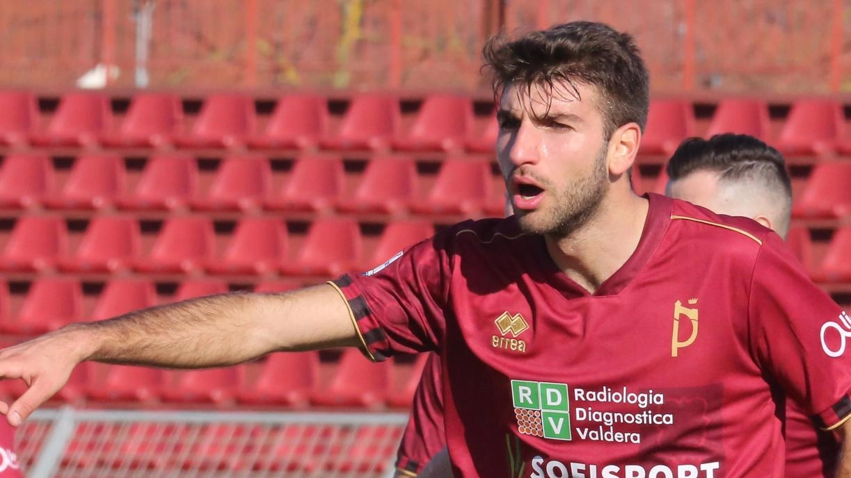Gabriele Perretta, 24 anni, centrocampista Pontedera Gabriele Perretta, 24 anni, centrocampista Pontedera