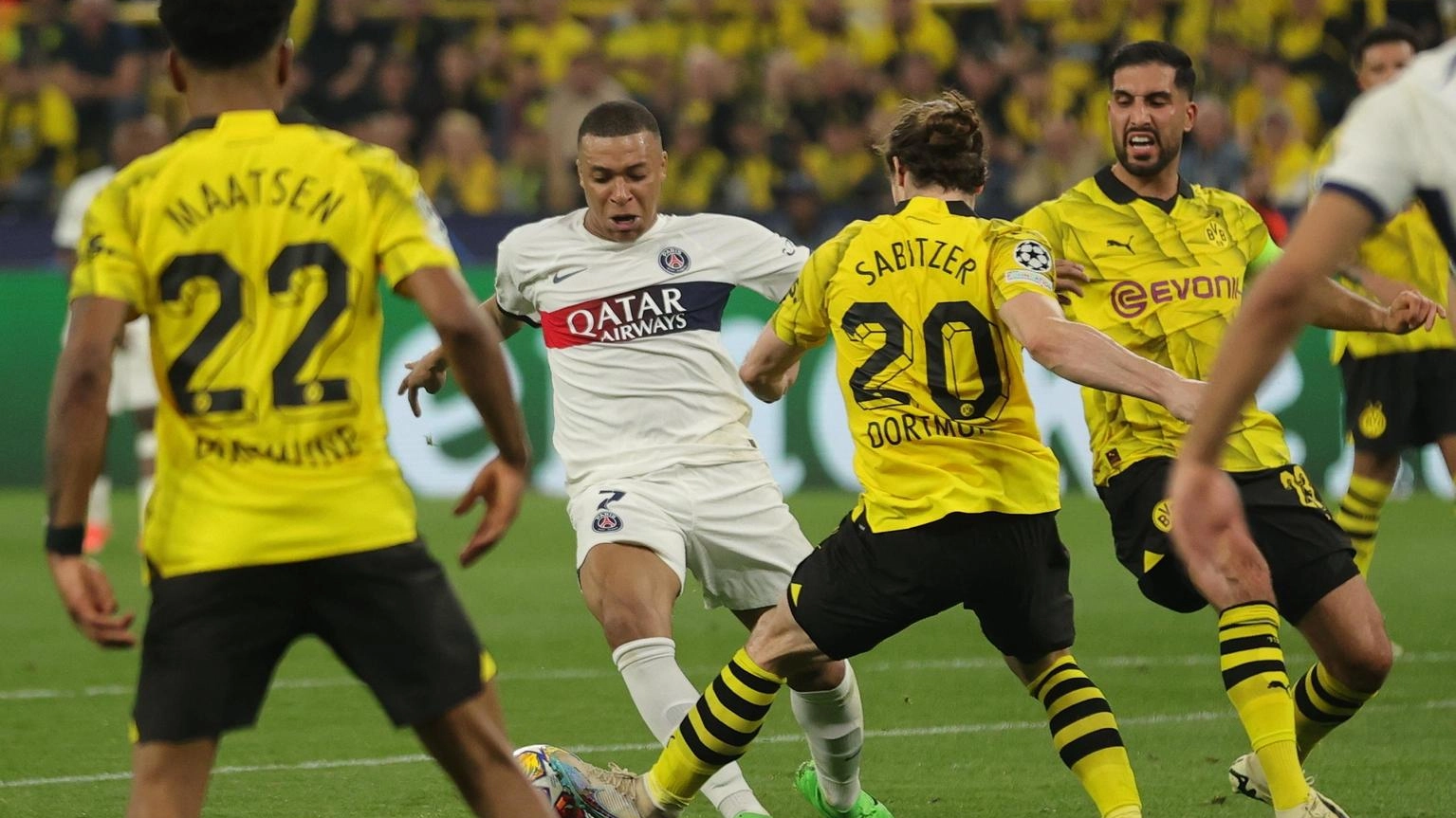 Champions: 1-0 al Psg, la semifinale d'andata è del Dortmund