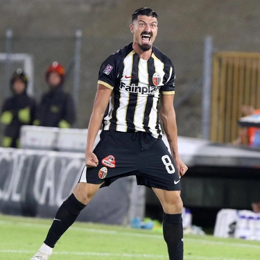 Varone segna, Livieri para: sorriso Ascoli