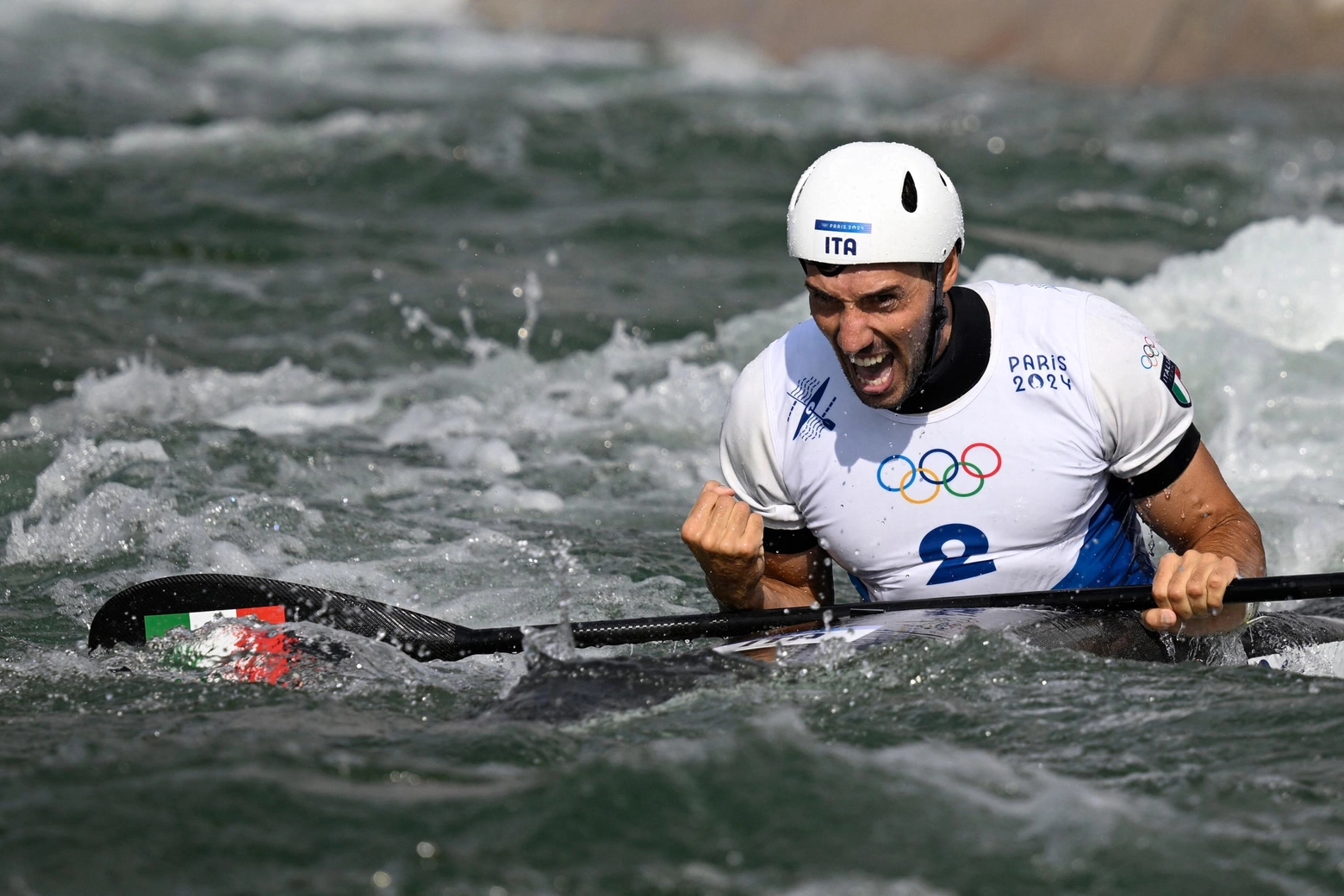 Giovanni De Gennaro festeggia il titolo olimpico a Parigi