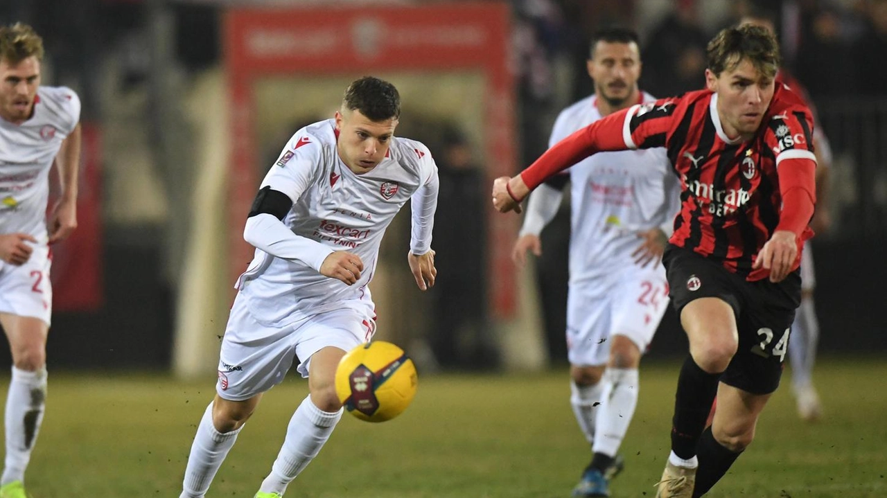 Carpi-Milan Futuro di ieri al Cabassi. Lutto al braccio per Roberto (foto Corradini)