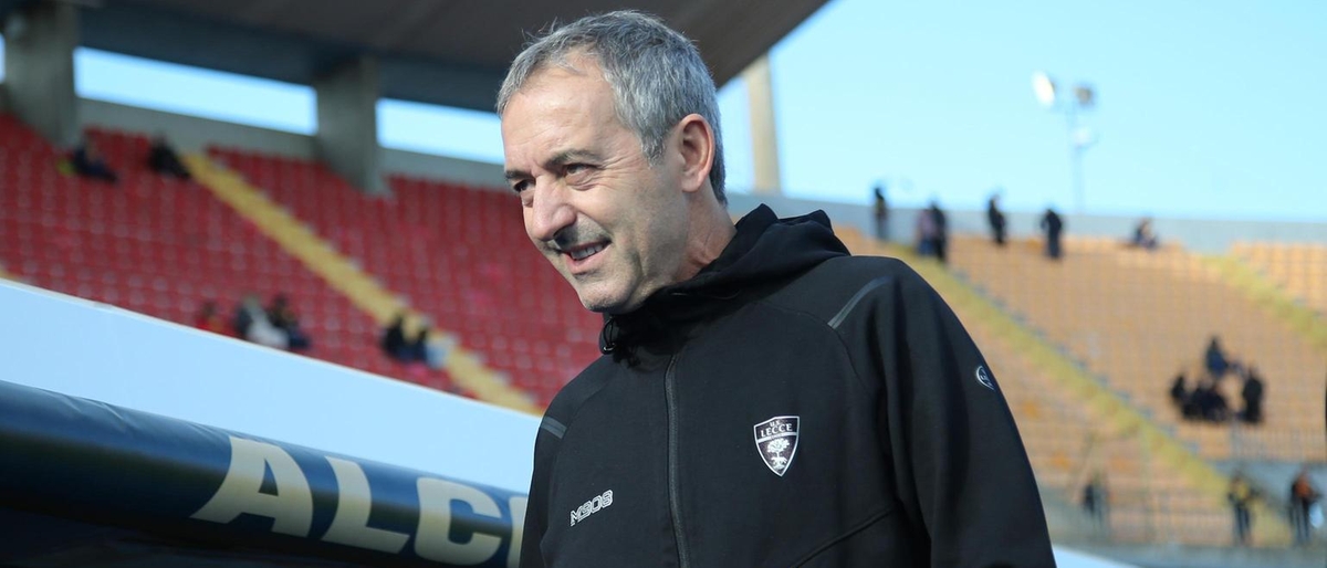 Lecce di Marco Giampaolo affronta il Como: emergenza difesa e sfida salvezza