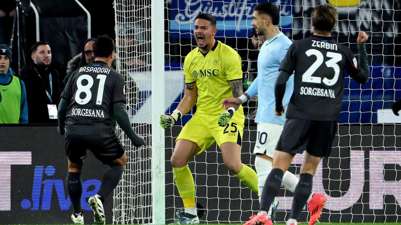 Elia Caprile passa al Cagliari in prestito dal Napoli; Simone Scuffet si trasferisce al Napoli. Dettagli sul trasferimento. Elia Caprile passa al Cagliari in prestito dal Napoli; Simone Scuffet si trasferisce al Napoli. Dettagli sul trasferimento.