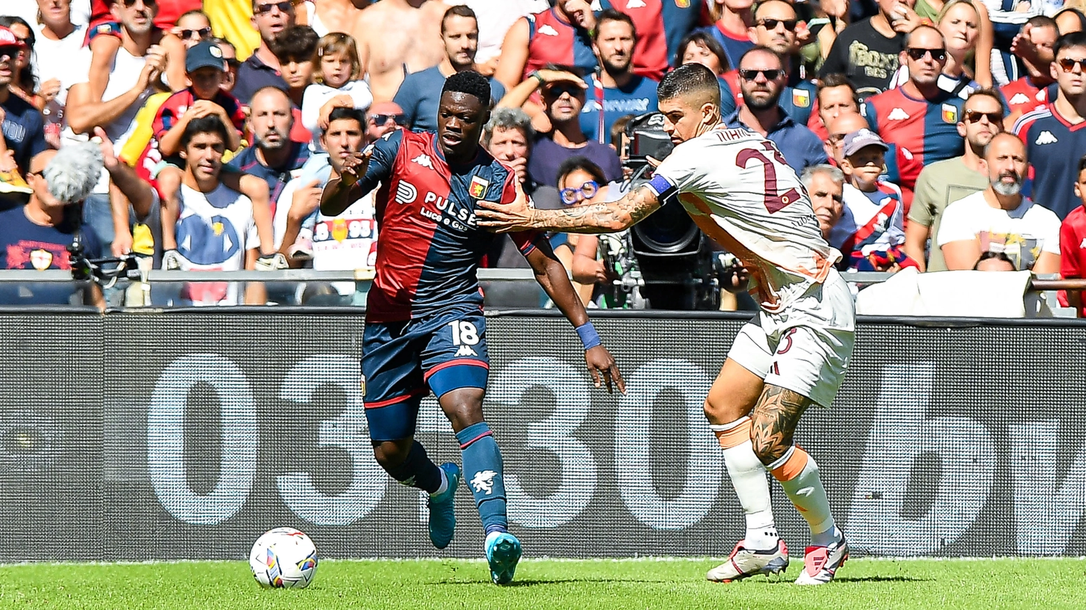 Un momento del match Genoa-Roma, finito 1-1 (Ansa)