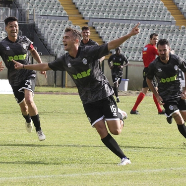 Urlo Robur! L’Aquila Montevarchi crolla. Decide Farneti con un grande gol all’87