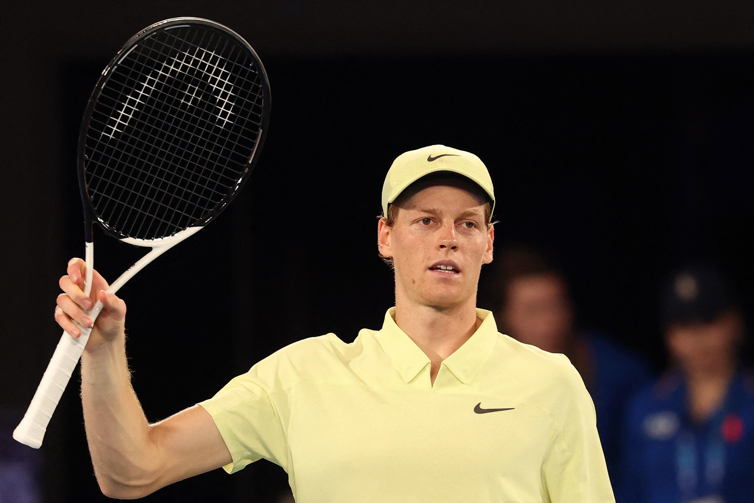 Sinner inarrestabile: piega De Minaur, ora Shelton in semifinale agli Australian Open