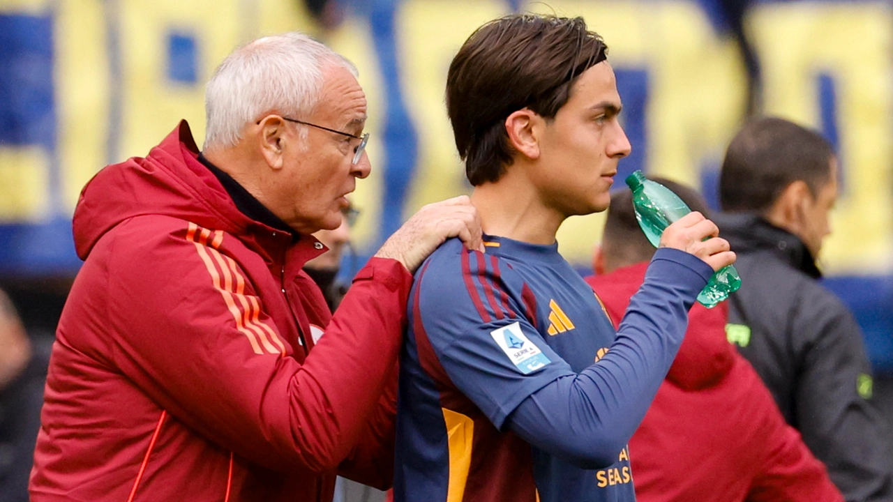 Claudio Ranieri e Paulo Dybala a colloquio durante una partita