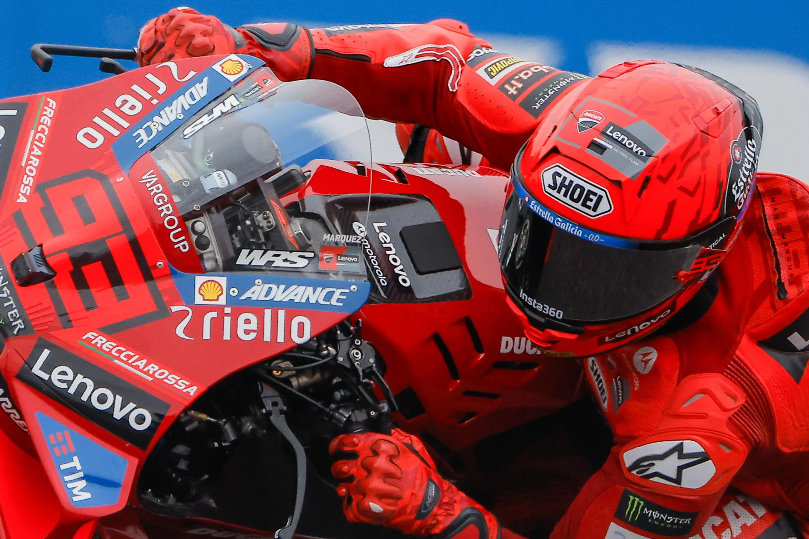 MotoGp Argentina 2025: Marc Marquez strappa la pole davanti al fratello Alex, quarto Bagnaia. La griglia di partenza