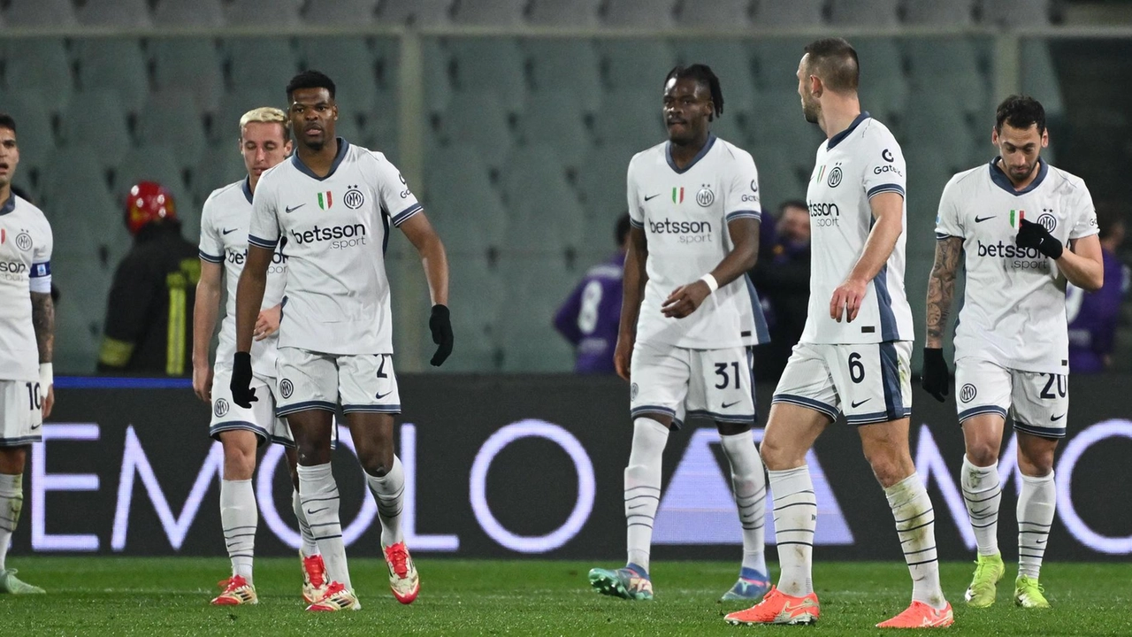 Inzaghi does not seek alibis ("A defeat that hurts because of how it happened") but warns: "Let's avoid making drama". In the late match at San Siro, Pavard returns and Darmian is seen again. Barella and Dimarco also start from the first minute. Inzaghi does not seek alibis ("A defeat that hurts because of how it happened") but warns: "Let's avoid making drama". In the late match at San Siro, Pavard returns and Darmian is seen again. Barella and Dimarco also start from the first minute.