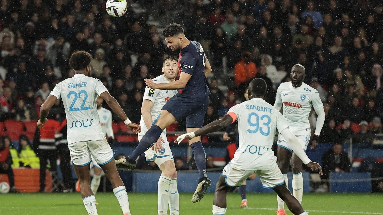 Calcio: Ligue 1: 3-3 contro il Le Havre, il Psg rimanda la festa