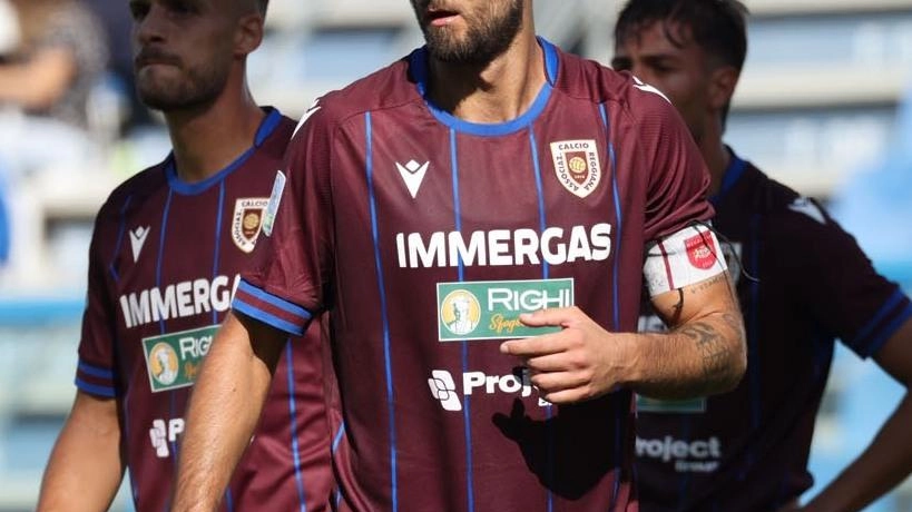 Un concentratissimo Paolo Rozzio, 32 anni, capitano della Reggiana